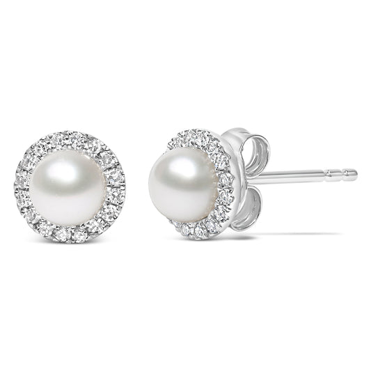 Pendientes de botón halo de oro blanco de 10K con perlas cultivadas de agua dulce de 4,5 mm y diamantes de 1/7 Cttw (color I-J, claridad I1-I2)