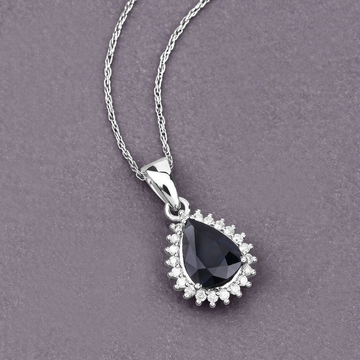 Colgante de oro blanco de 14K con zafiro azul genuino de 2,09 quilates y diamantes blancos