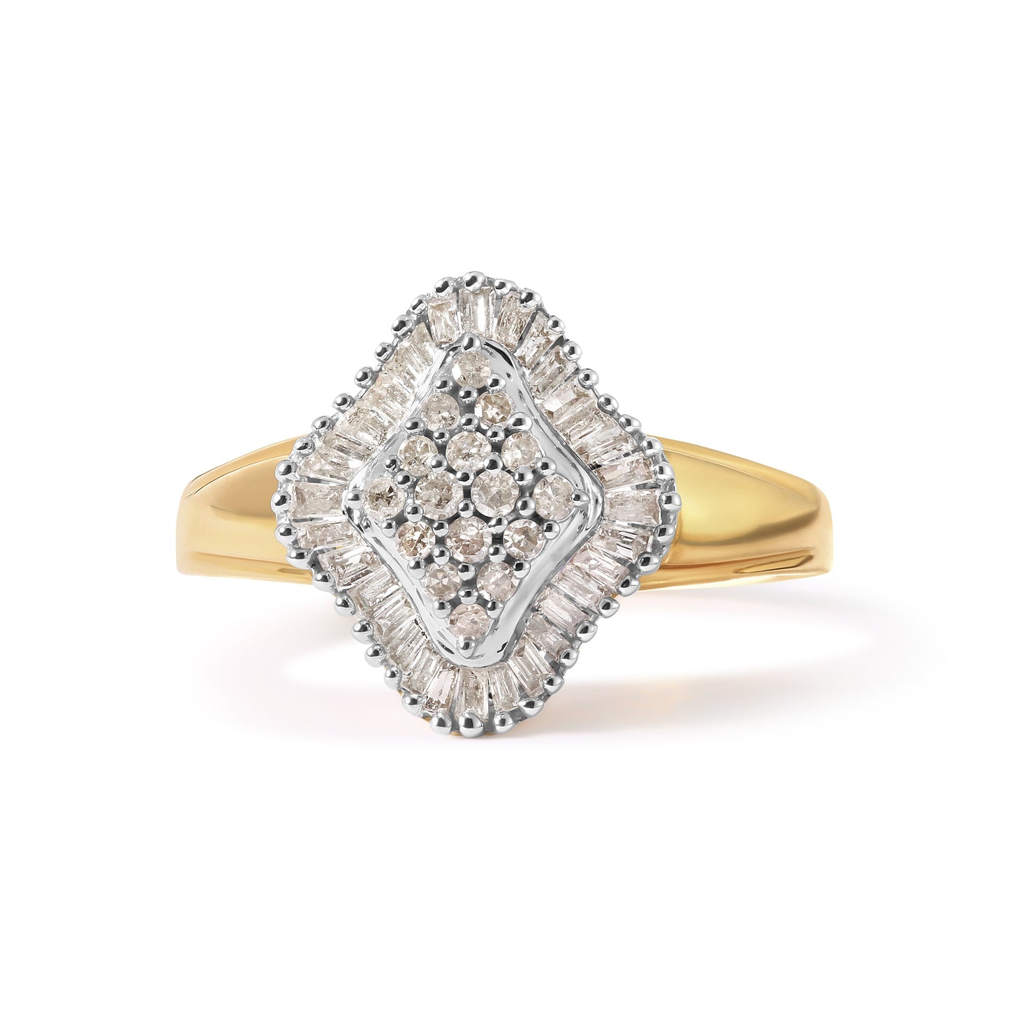 Anillo de oro amarillo de 10 qt con cabeza de rombo de diamantes redondos y de talla baguette de 1/2 quilates en total y halo (color I-J, claridad I1-I2) - Talla 7