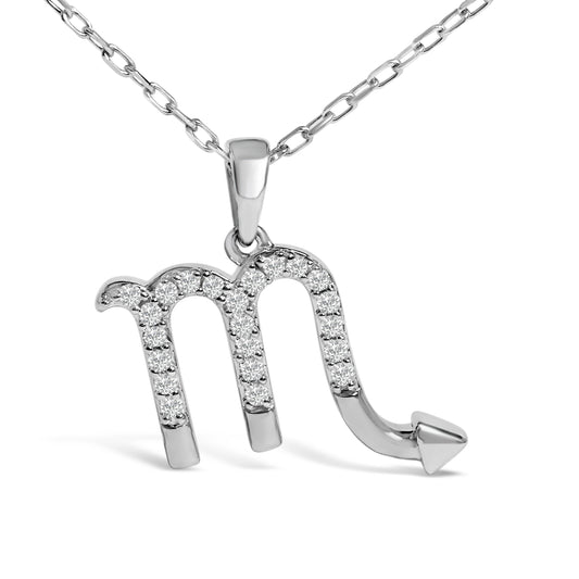 Collar con colgante de plata de ley con diamantes de 1/7 Cttw de Escorpio