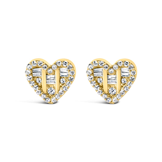 Pendientes con forma de corazón en oro amarillo de 14 quilates chapado en plata de ley .925 con diamantes redondos y baguette de 1/2 quilate en total (color I-J, claridad SI2-I1)