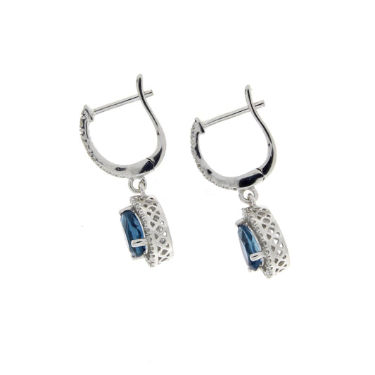 Pendientes colgantes de topacio azul Londres de 0,88 ct en oro blanco de 14 kt