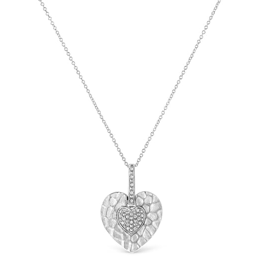Collar con colgante de corazón de plata de ley .925 con acento de diamantes pavé de 45,72 cm (Color I-J, Claridad I1-I2)