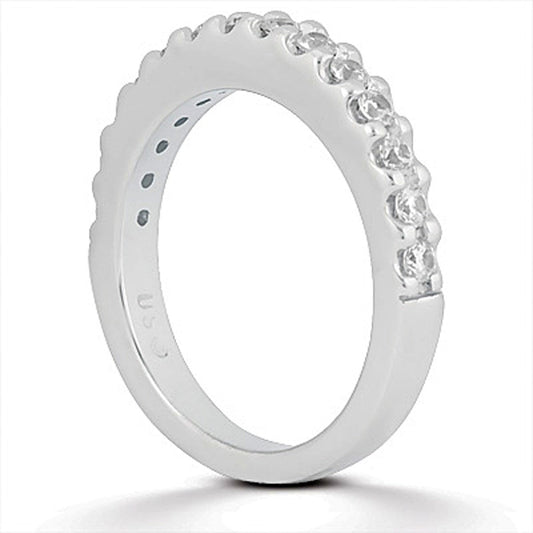 Anillo de boda de oro blanco de 14 quilates con diamantes de engaste compartido