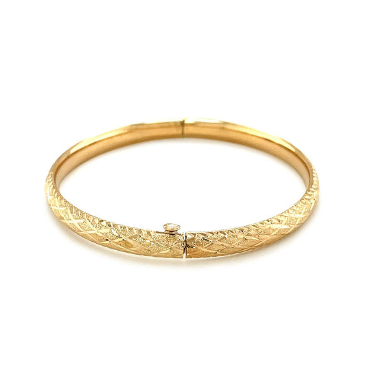 Pulsera para niños de oro amarillo de 14k con diseño de corte de diamante motivo domo