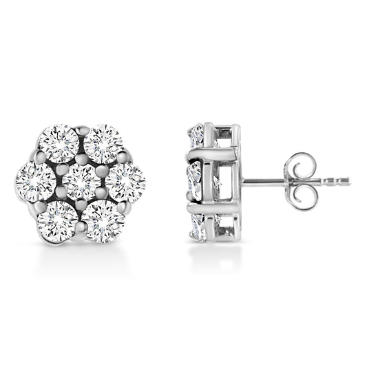 Pendientes de botón de oro blanco de 14 quilates con flores de diamantes de talla redonda engastados con garras de 1/2 quilate (color H-I, claridad I1-I2)
