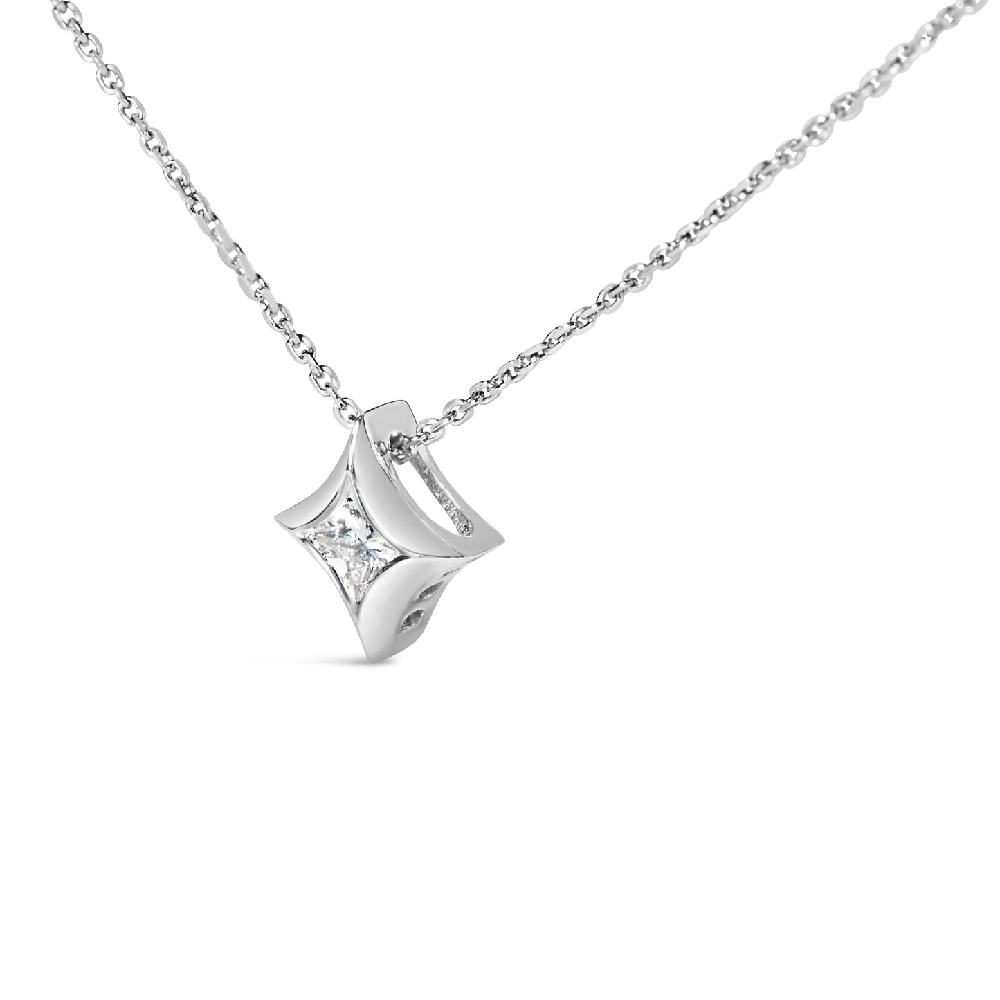 Collar con colgante en forma de cometa de oro blanco de 10K con diamante solitario de corte princesa de 1/10 Cttw engastado en bisel - 18 pulgadas
