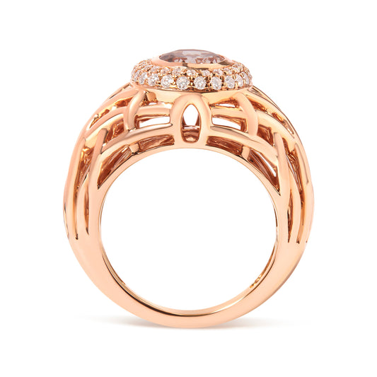 Anillo de cóctel de oro rosa de 14 quilates con morganita rosa claro talla ovalada y diamantes de 3/8 Cttw en halo y diseño de cesta (color G-H, claridad SI1-SI2) - Talla 7