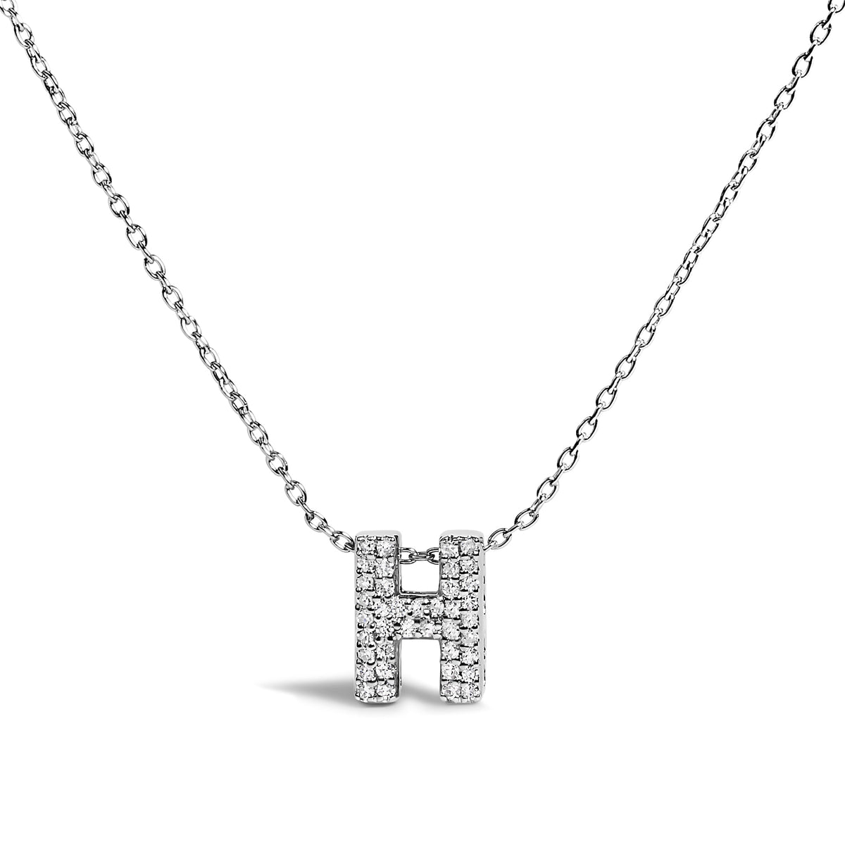 Collar con colgante de burbuja con inicial "A" y acento de diamantes en oro blanco de 10K