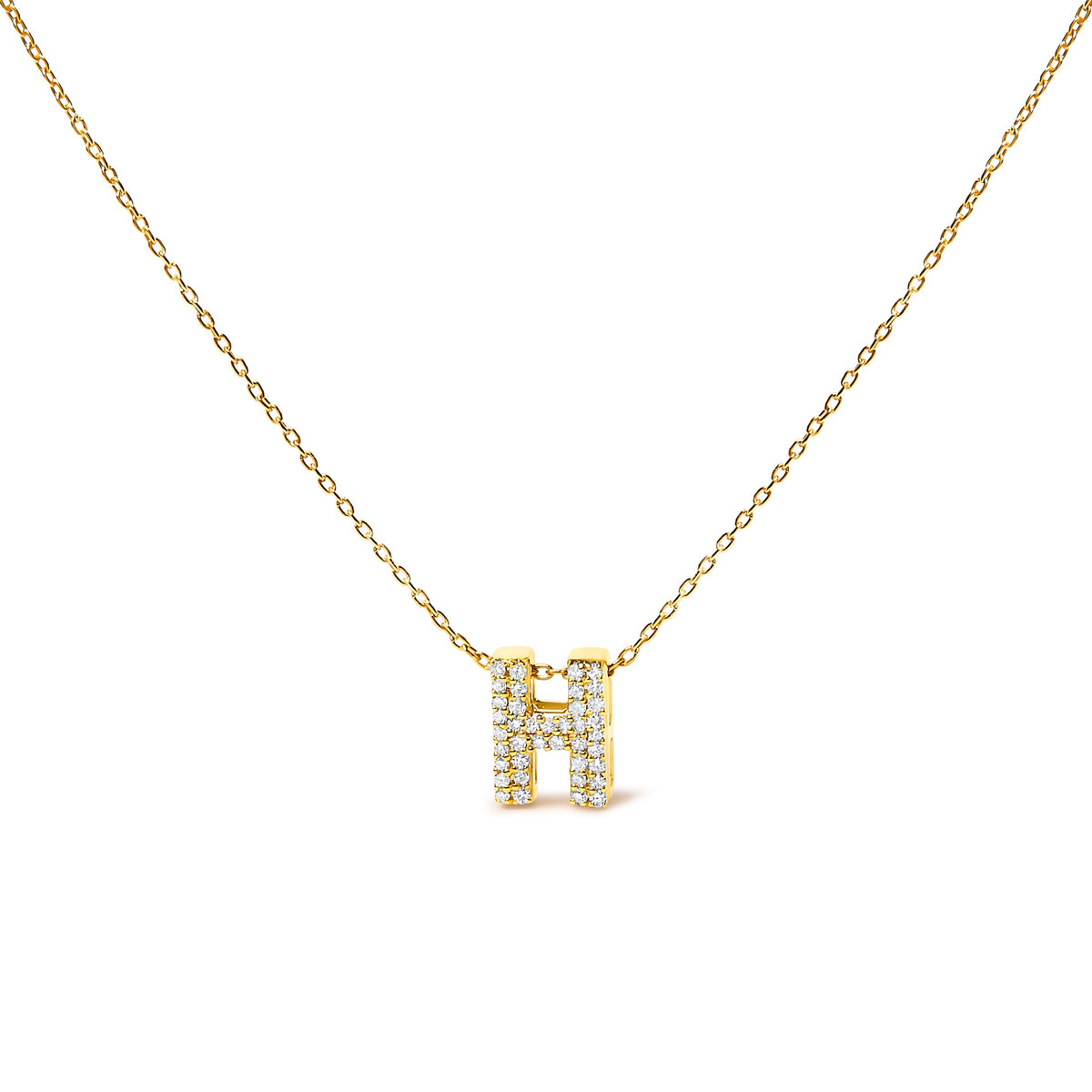 Collar con colgante de burbuja con inicial "A" y acento de diamantes en oro blanco de 10K