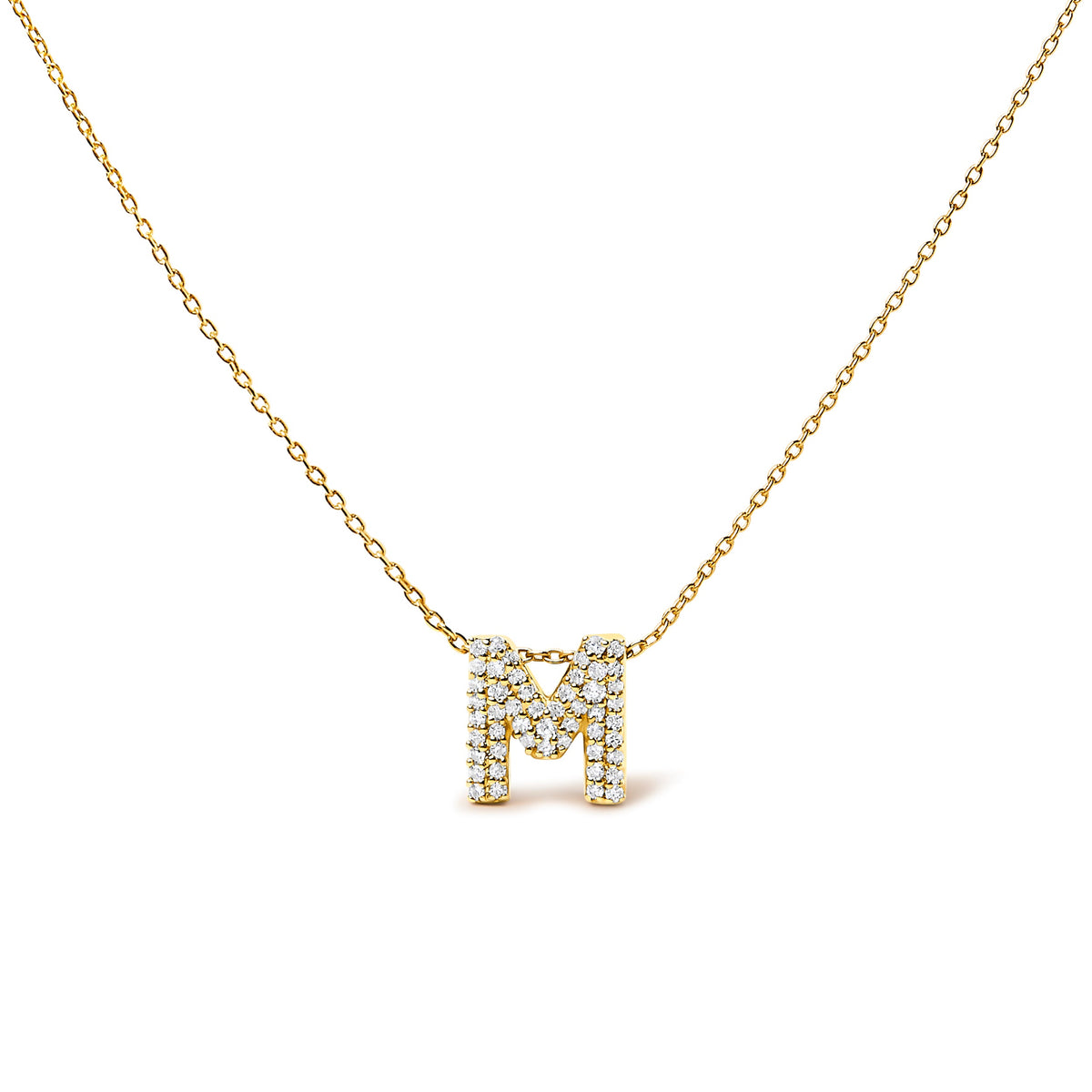 Collar con colgante de burbuja con inicial "A" y acento de diamantes en oro blanco de 10K