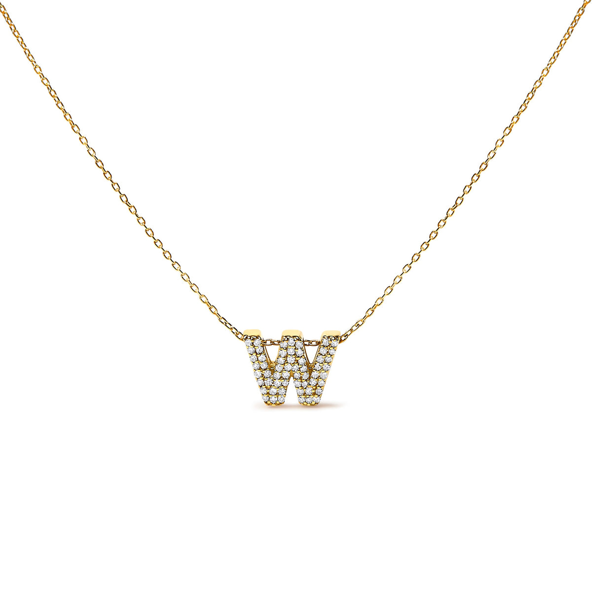 Collar con colgante de burbuja con inicial "A" y acento de diamantes en oro blanco de 10K