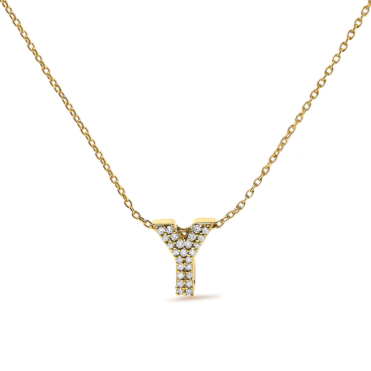 Collar con colgante de burbuja con inicial "A" y acento de diamantes en oro blanco de 10K