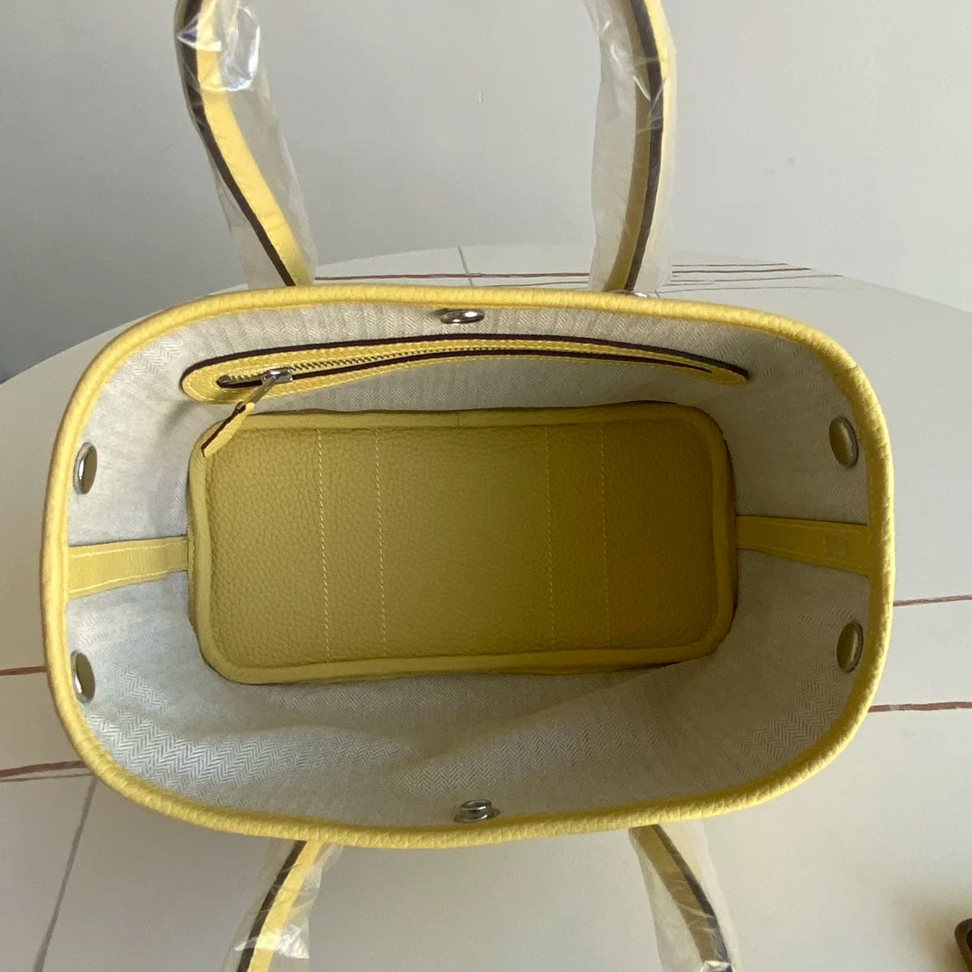 High-Quality Luxury Genuine Leather Bucket Handbag | Large Capacity Lychee Grain Cowhide Shoulder Bag | Sophisticated Designer Commuting Tote | Premium Leather-Lined Business Satchel Luxegan