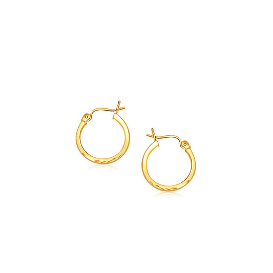 Pendiente de aro delgado de oro amarillo de 14k con acabado diamantado (15 mm de diámetro)