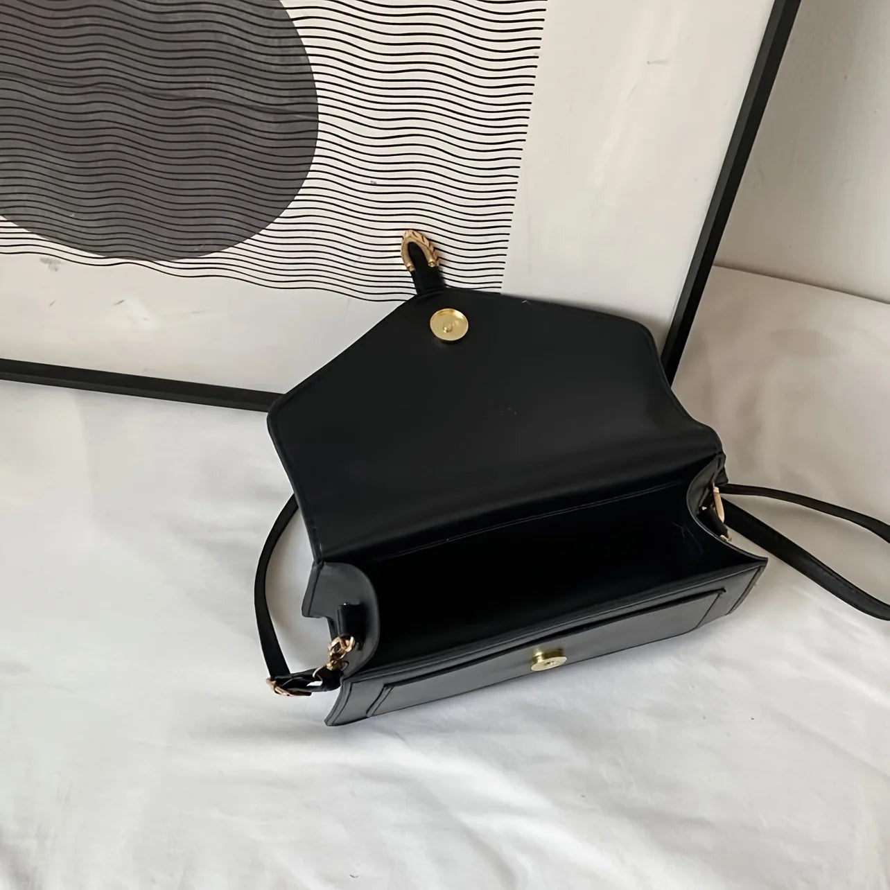 Fashionable Minimalist Crossbody Bag | Top Handle & Flap Purse Luxegan