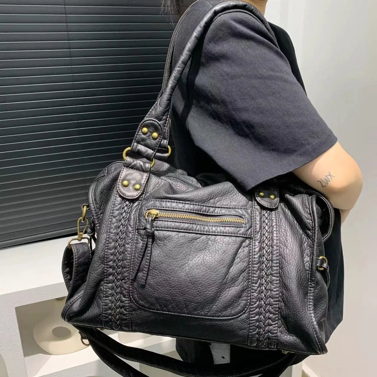 Y2K Spicy Girl Washed Leather Motorcycle Bag | Vintage Soft PU Leather Shoulder Bag | Large Capacity Hip-Hop Crossbody Tote with Multi-Pocket Detail Luxegan