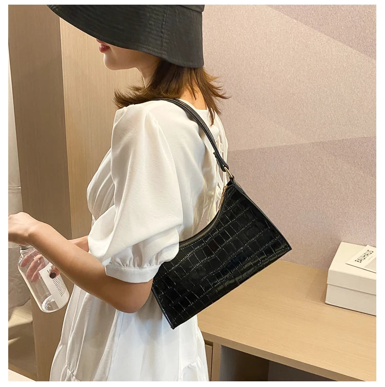 Retro Fashion Women’s Baguette | Sophisticated Crocodile-Pattern Shoulder Bag | Elegant Solid-Color Leather Chain Handbag | "Dignified" Soft TPU Tote for Versatile Daily Styling Luxegan