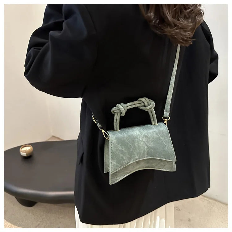 Fashionable Women's Shoulder Bag | Pure Color Trendy Crossbody Bag & Simple Casual Diagonal Bag (Small Square Bags for Autumn & All Seasons) Luxegan