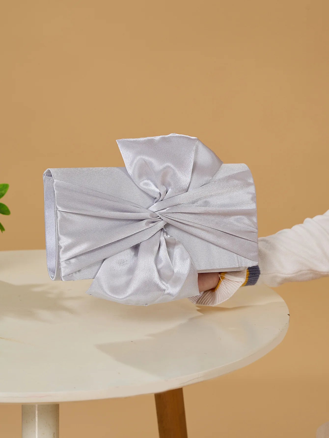 Polyester Pleated Clutch | Fashion Elegant Bowknot Satin Wedding Evening Bag Luxegan