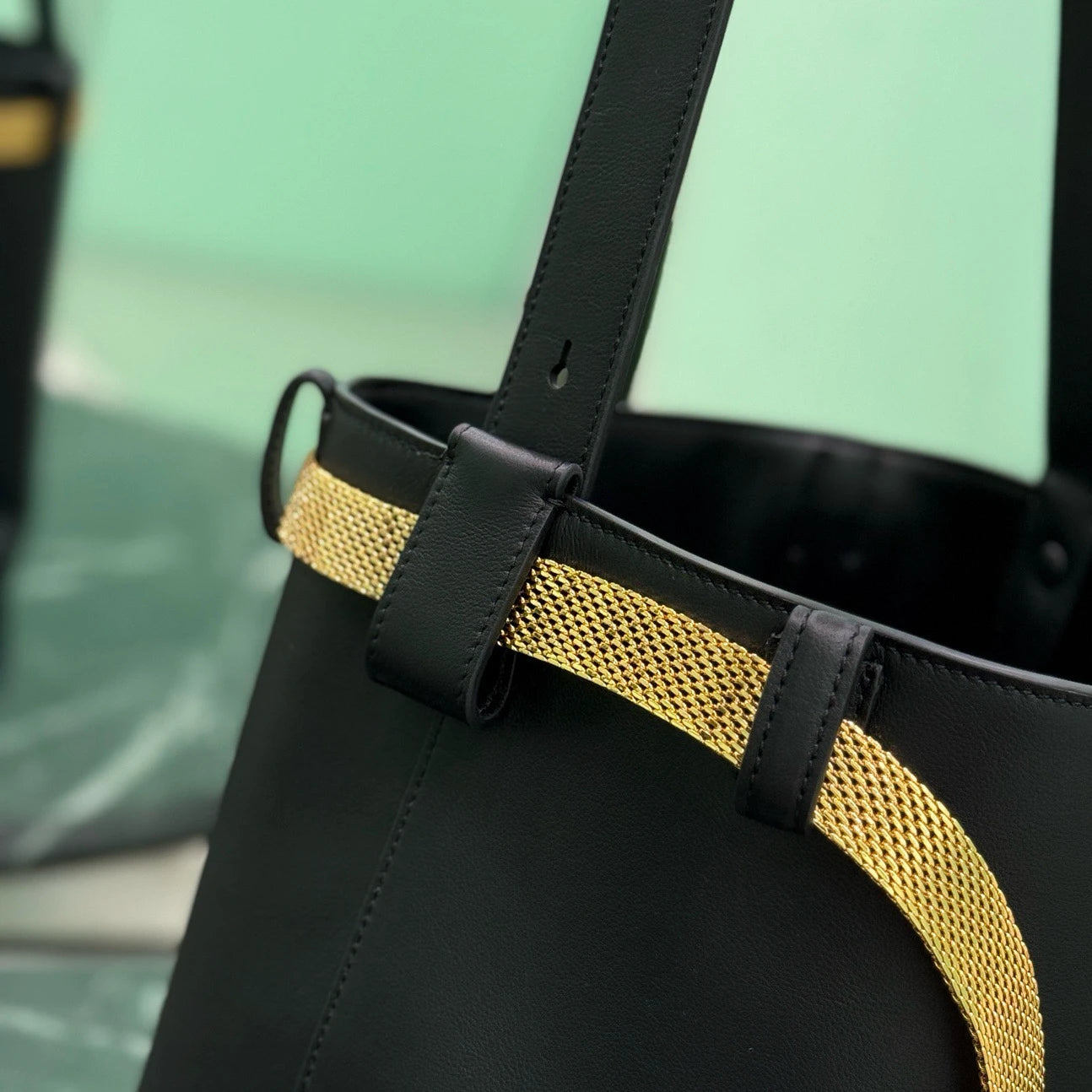 Luxury Top Quality Bucket Bag for Women | Famous Brand Designer Soft Leather Handbag | Premium Genuine Leather Lined Business Shoulder Bag | Elegant Solid Color Four-Seasons No-Zipper Ladies Tote Luxegan