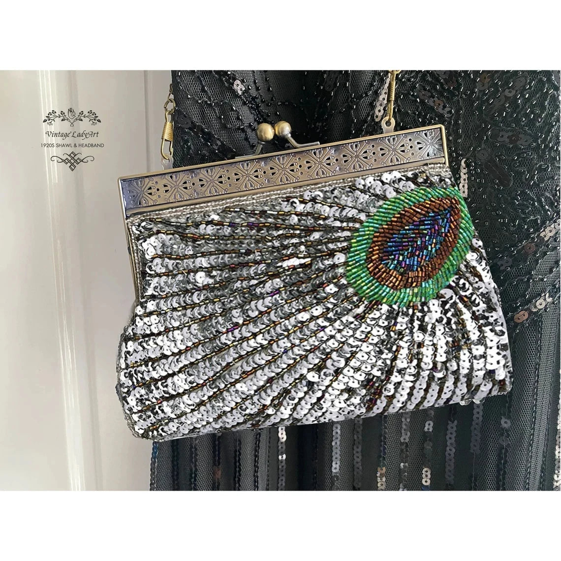Vintage Flapper Peacock Evening Clutch | Gatsby-Inspired Sequined Handbag | Luxurious Beaded Wedding Purse with Feathers & Chain | National Style Art Deco Party Bag Luxegan
