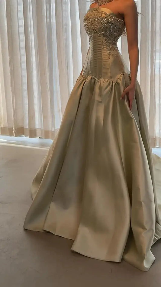 Sansa Vestidos de Gala sin Tirantes Elegantes Color Champán Dorado 2026 Personalizados, Corsé con Cuentas, Vestido de Satén, Vestidos de Noche Formales
