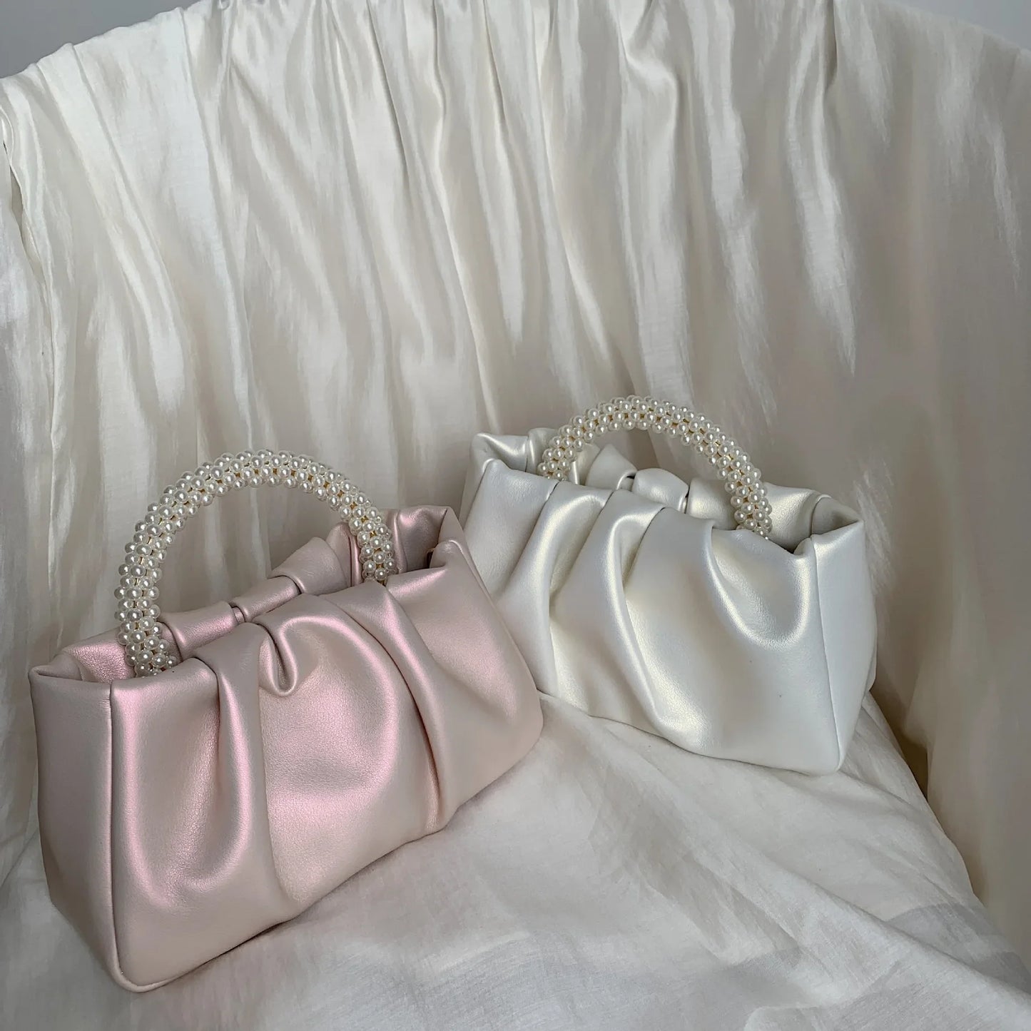 Fashion Pearl Handle Women's Dinner Clutch | Luxury Designer Handbags & Small Messenger Bag Luxegan