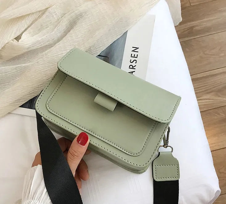 Designer Luxury PU Leather Crossbody Handbag for Women | Fashion Travel Shoulder Messenger Bag (Ladies Small Flap Bag) Luxegan