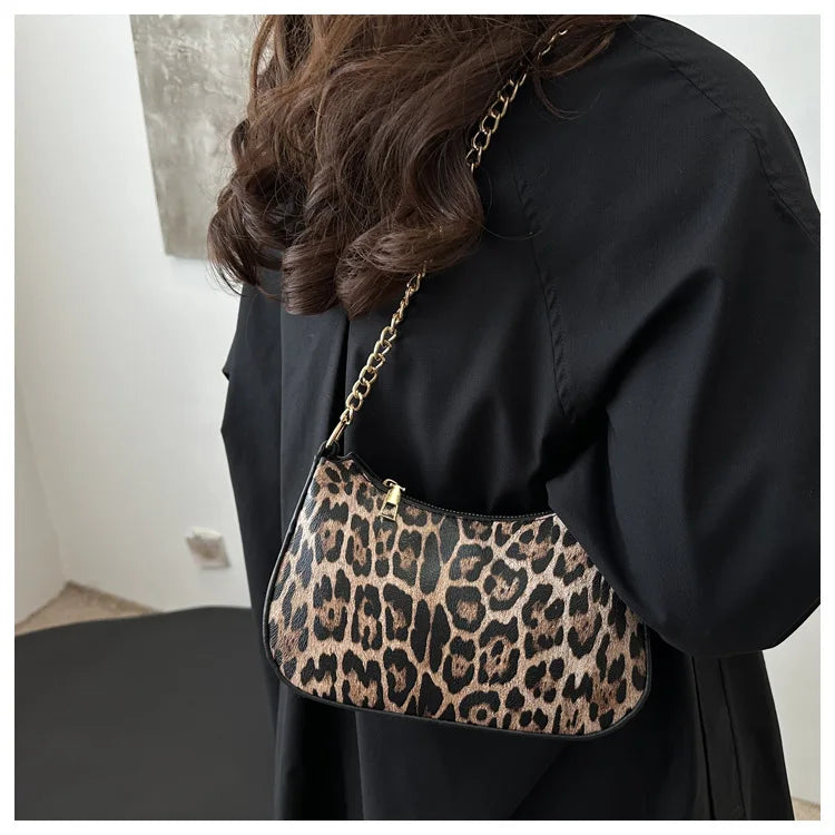 Vintage Style Square Handbag | Crossbody Bag with Adjustable Strap & Women's Messenger Shoulder Bag (Sophisticated Accessory Tote Bag Purse) Luxegan
