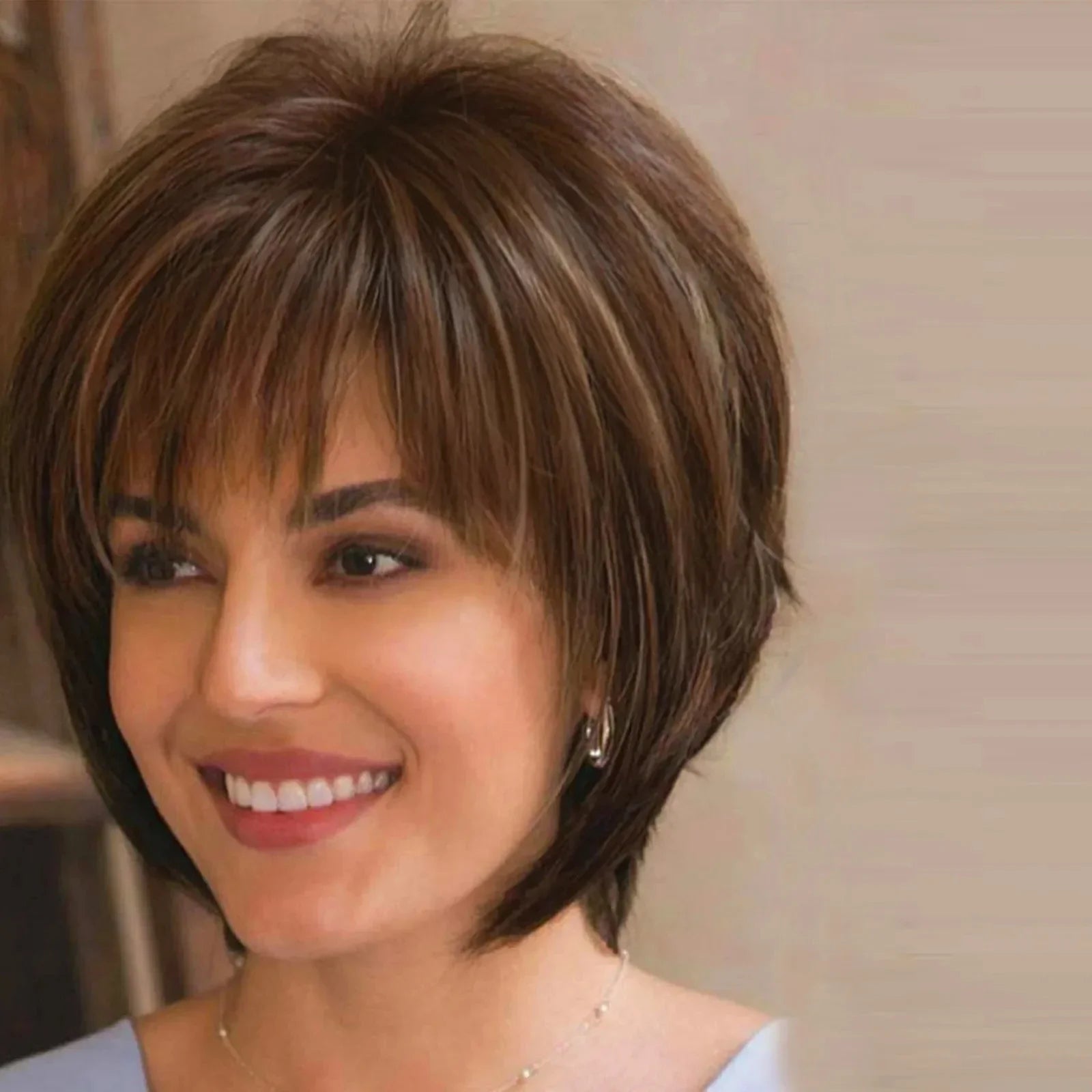 Short Brown Bob Wig with Bangs | Mixed Blonde Synthetic Natural Hair Wig for Women (Soft Mommy Hair, Daily Use) Luxegan