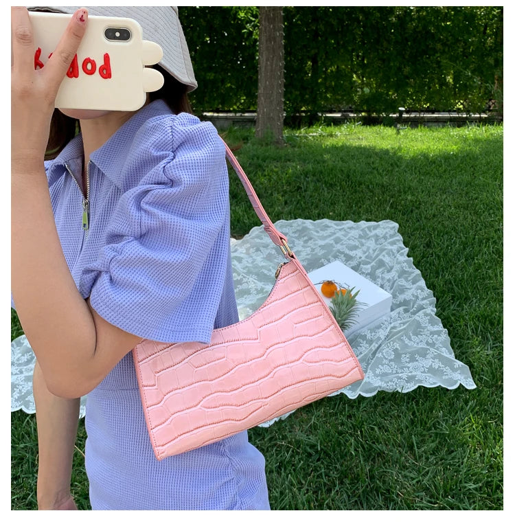 Retro Fashion Women’s Baguette | Sophisticated Crocodile-Pattern Shoulder Bag | Elegant Solid-Color Leather Chain Handbag | "Dignified" Soft TPU Tote for Versatile Daily Styling Luxegan