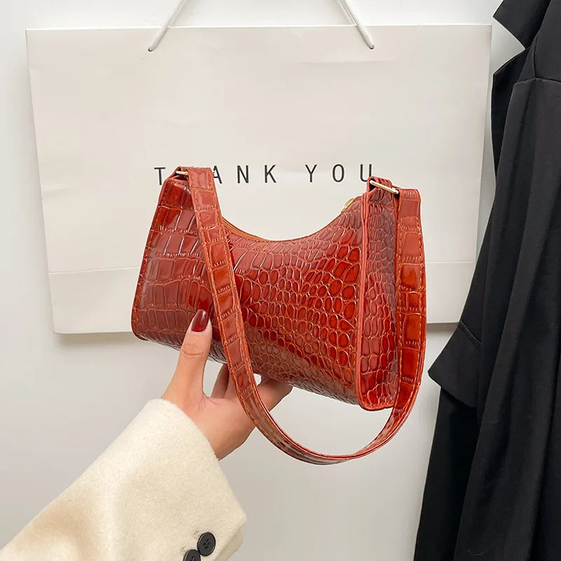 Fashion Exquisite Shoulder Bag | Retro Casual Women's Tote & Female Leather Solid Color Chain Handbag (Small Square Armpit Bag) Luxegan