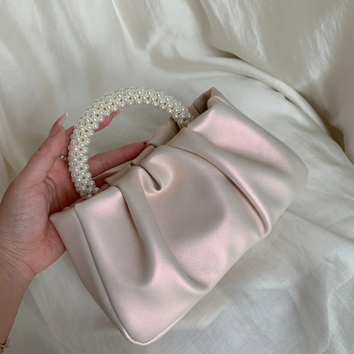 Fashion Pearl Handle Women's Dinner Clutch | Luxury Designer Handbags & Small Messenger Bag Luxegan