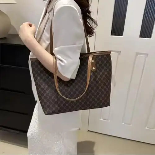 New Simple Fashion Large Capacity Niche Bag | Women's New Trend Delicate Comfortable Hand Bill Shoulder Bag Luxegan