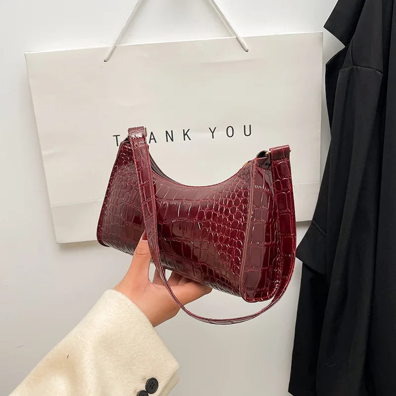 Fashion Exquisite Shoulder Bag | Retro Casual Women's Tote & Female Leather Solid Color Chain Handbag (Small Square Armpit Bag) Luxegan