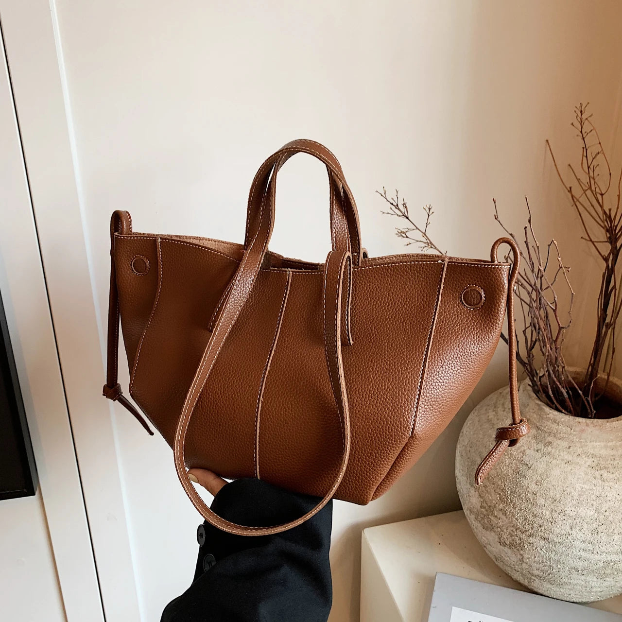 Small Niche Design Commuting Bag | New Autumn Retro Handbag & Versatile Tote Luxegan