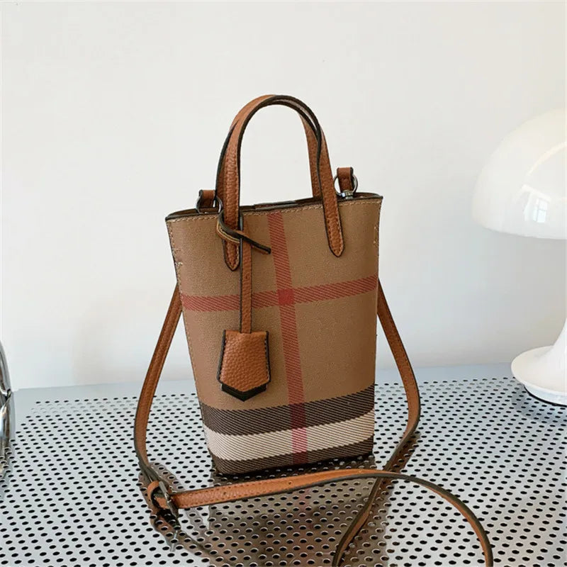 Retro Plaid Crossbody Bag | Compact Bucket Purse with Detachable Strap Luxegan