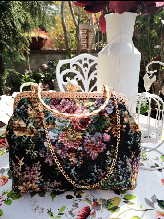 Lost in Vintage Inspiration Baroque Clutch | Floral Tapestry Pearl Bead Purse | Gold-Tone Metal Frame Kiss-Lock Evening Bag with Chain Strap Luxegan