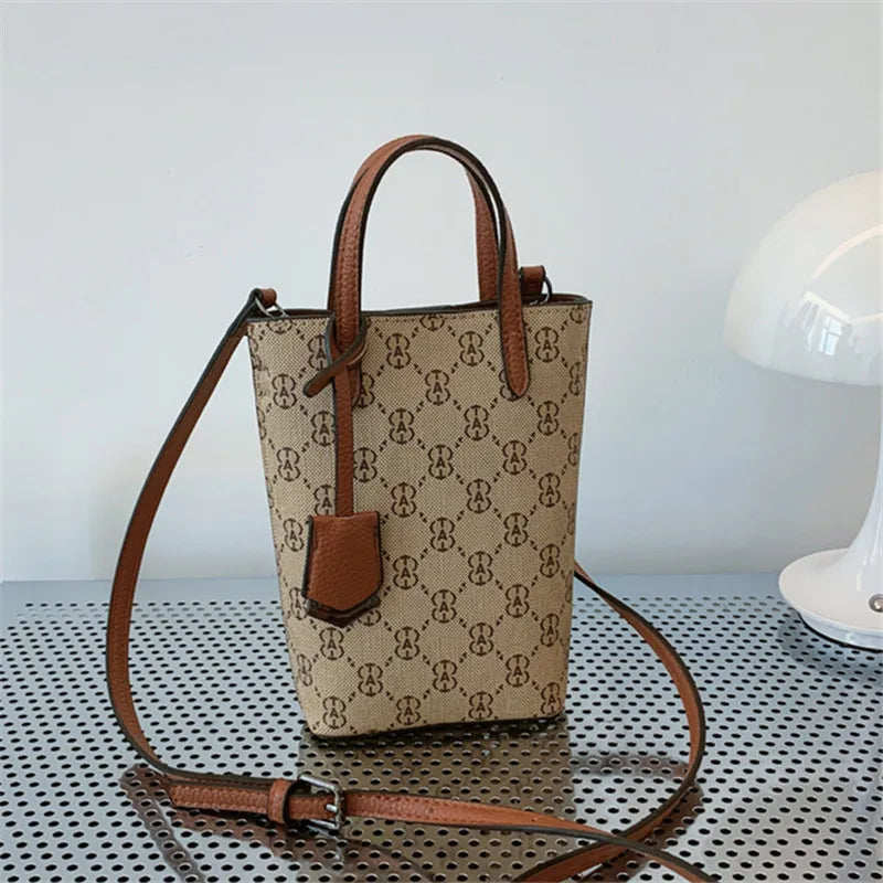 Retro Plaid Crossbody Bag | Compact Bucket Purse with Detachable Strap Luxegan