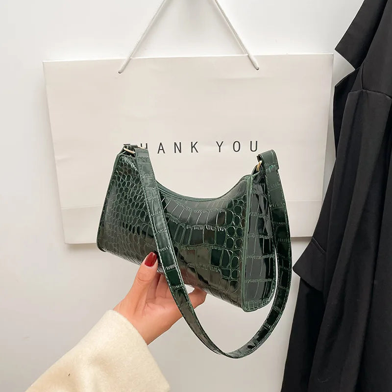 Fashion Exquisite Shoulder Bag | Retro Casual Women's Tote & Female Leather Solid Color Chain Handbag (Small Square Armpit Bag) Luxegan