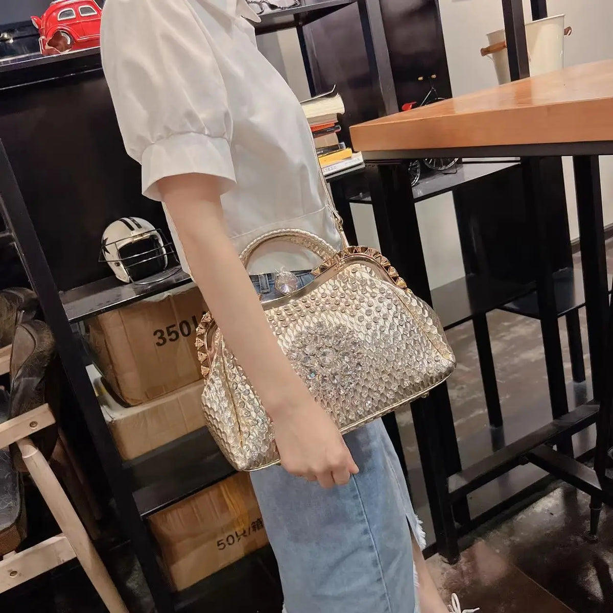 New Summer "Explosive Texture" Shoulder Bag | Senior Sense Diamond-Inset Handbag & Large Capacity Minority Crossbody Luxegan