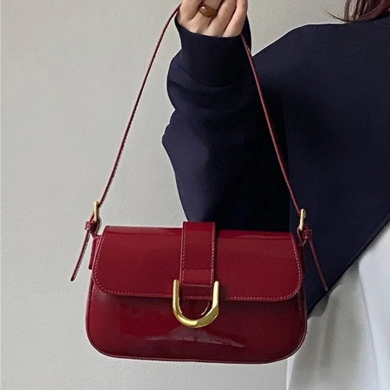 Classic PU Leather Horseshoe Buckle Casual Crossbody Bag | Solid Color Small Shoulder Bag with Zipper Closure Women Clutch Purse Luxegan