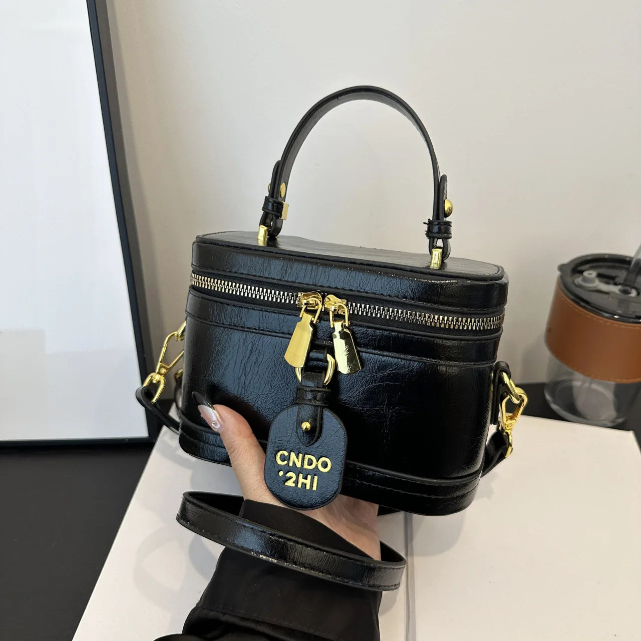 New Retro Versatile Shoulder Bag | High-End Casual Oblique Span Women's Hand Bucket Bag (Fashionable Crossbody) Luxegan