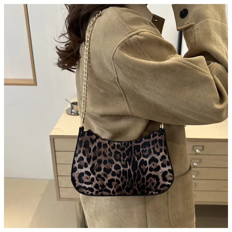 Vintage Style Square Handbag | Crossbody Bag with Adjustable Strap & Women's Messenger Shoulder Bag (Sophisticated Accessory Tote Bag Purse) Luxegan