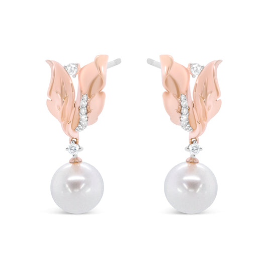 Pendientes de botón colgantes florales de oro rosa de 14K con diamantes redondos de 1/6 Cttw y perlas redondas de 8mm (color H-I, claridad I1-I2)