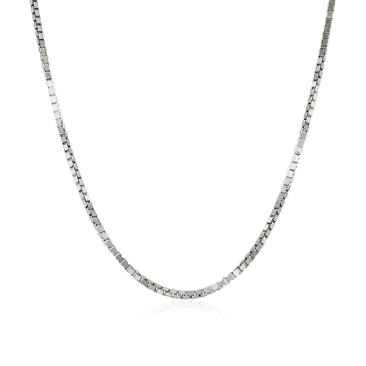 Cadena clásica tipo box de oro blanco de 14k, 1.1 mm