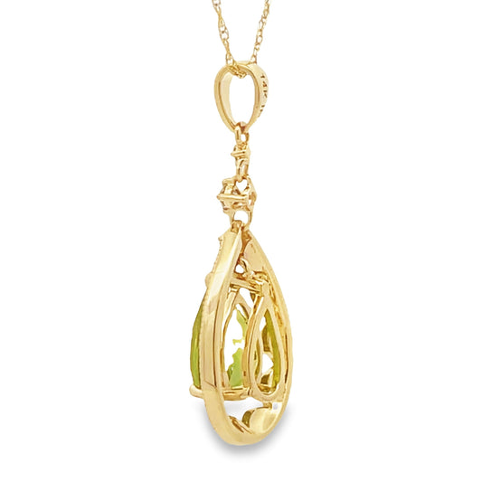 Colgantes de moda de peridoto y diamantes en oro amarillo de 14 quilates