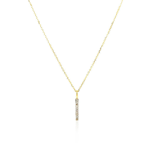Colgante de barra de oro amarillo de 14k con diamantes