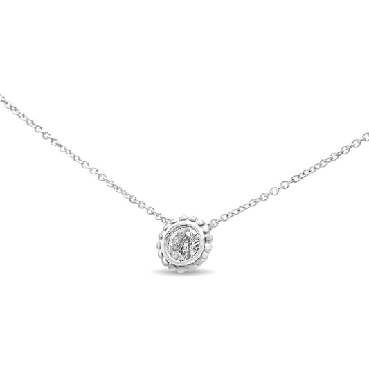Collar de oro blanco de 10K con colgante de diamante redondo solitario engastado en bisel floral de 1/4 Cttw de 45,72 cm (color I-J, claridad SI2-I1)